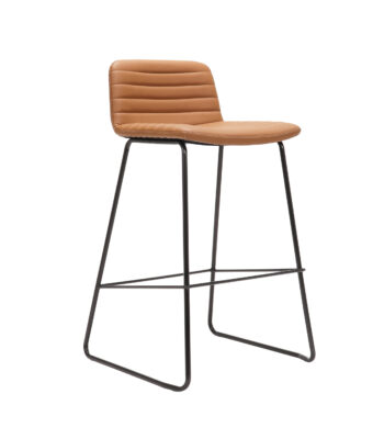 Pixel bar stool in amber PU.