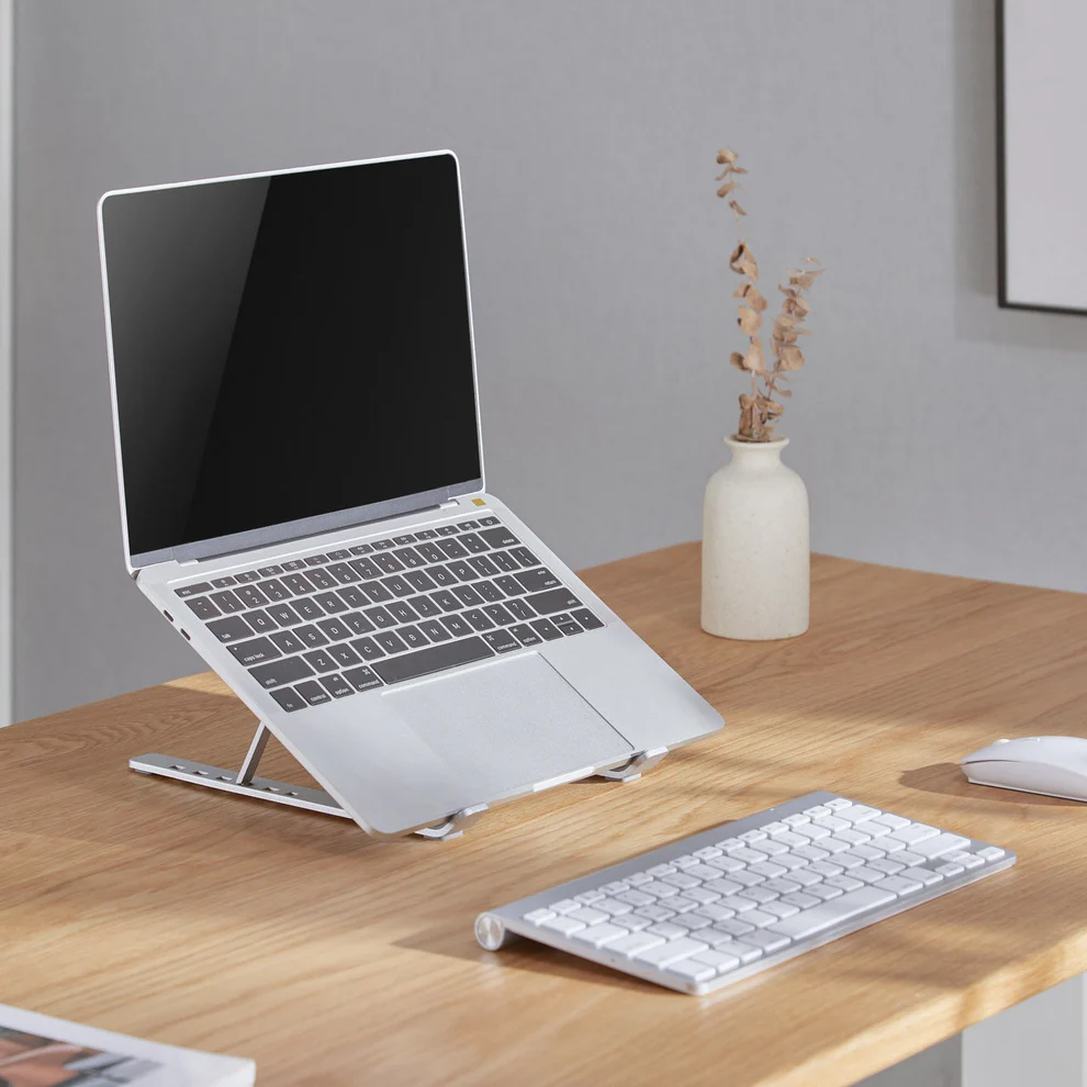 LPS03-3-03scene-pic03 UpDown Portable Laptop Stand - Image 4