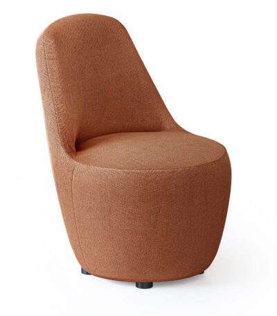 Myk lounge chair in rust.