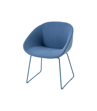 Vista tub chair in sky.